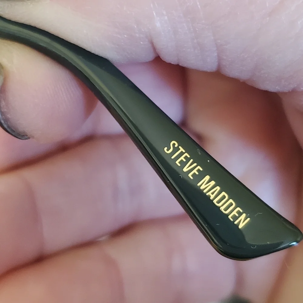 Steve Madden Gold Frame Sunglasses MYSTIE. UV PROTECTION GREEN BLUE LENSE. NWT
